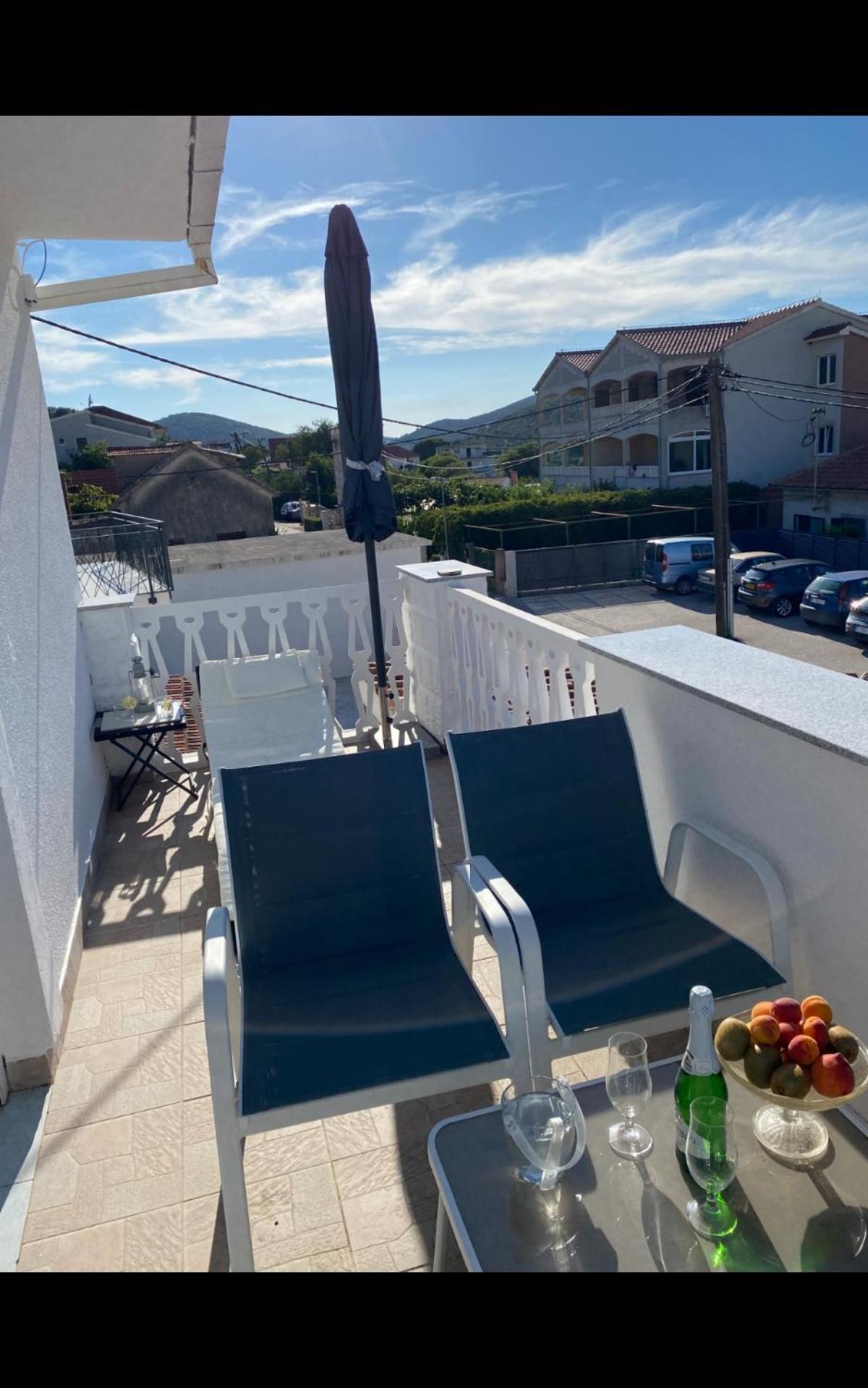 Apartment Remi, Penthouse With Balcony, Free Parking Marina Exterior foto