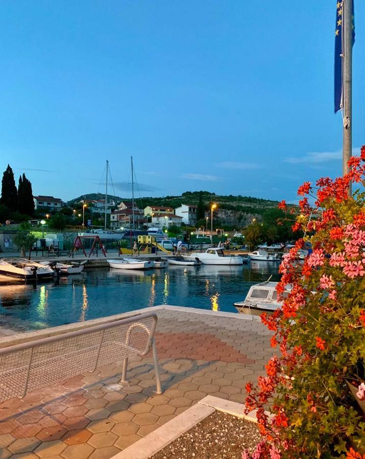 Apartment Remi, Penthouse With Balcony, Free Parking Marina Exterior foto